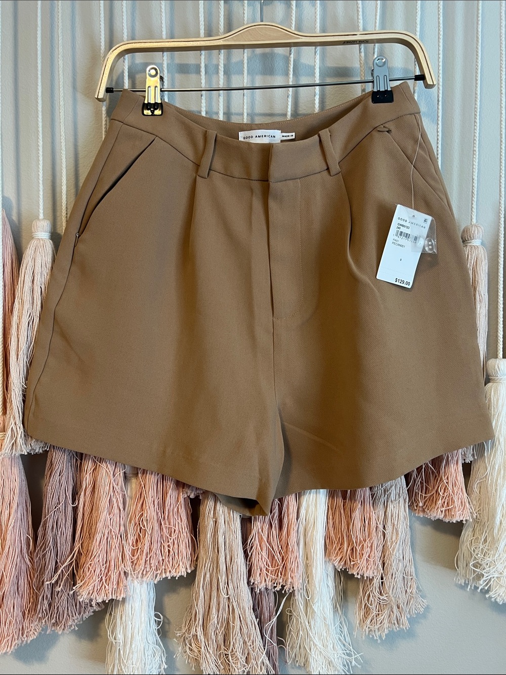 Good American Camel High-Rise Shorts size 0/25